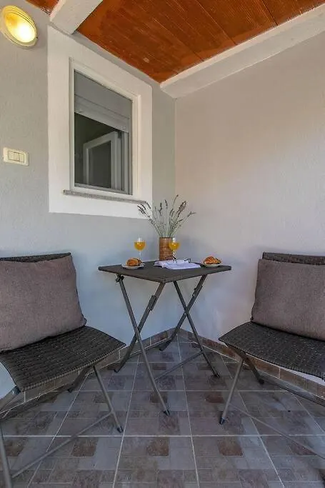 Apartment Lovely Guest House Veli Vrh Pula