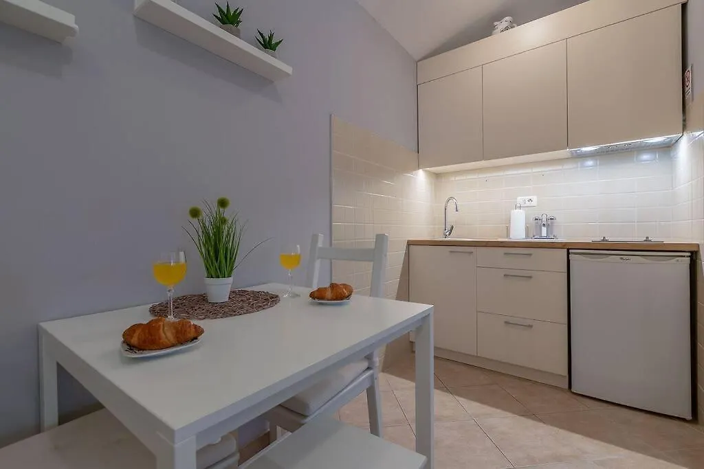 Lovely Guest House Veli Vrh Pula