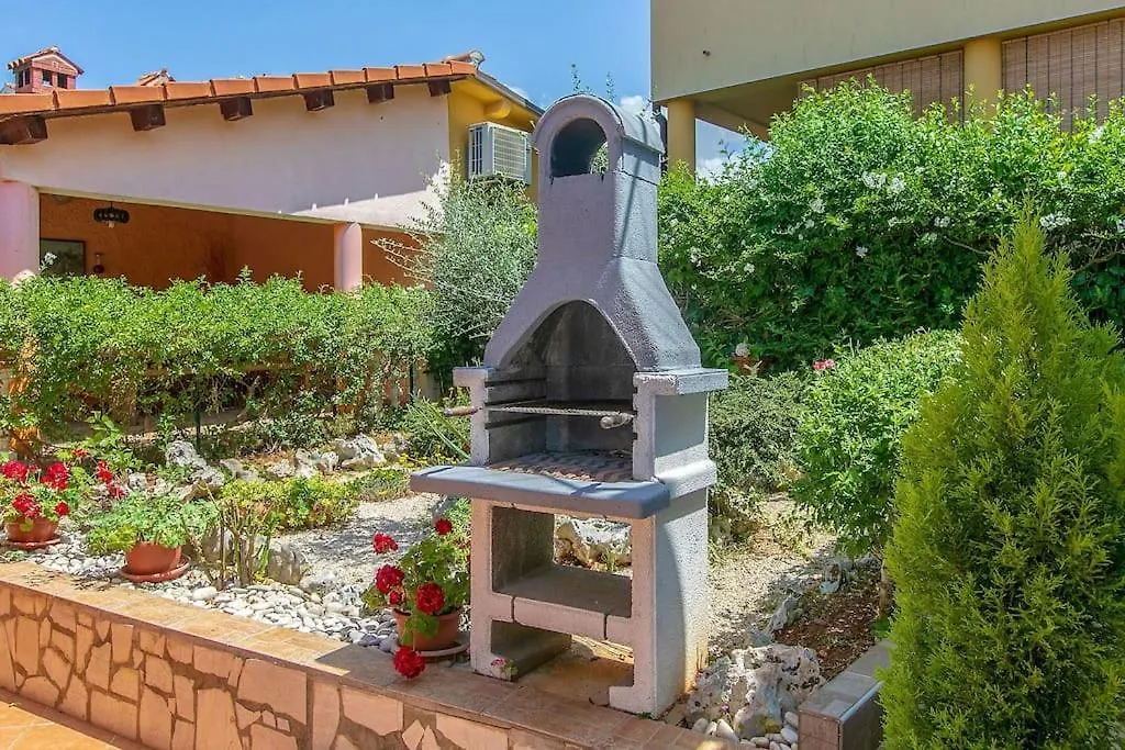 Lovely Guest House Veli Vrh Pula 0*,