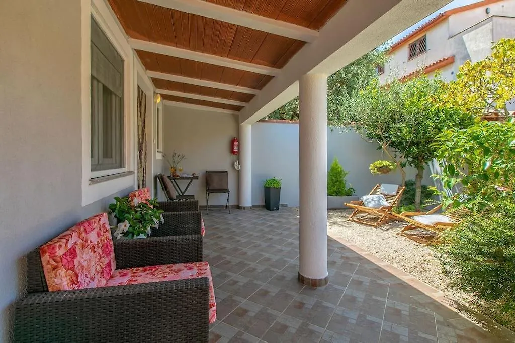 Lovely Guest House Veli Vrh Pula Apartment