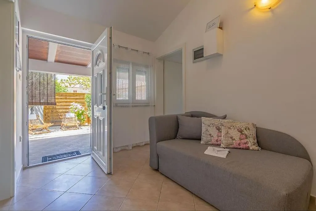 Lovely Guest House Veli Vrh Pula Apartment